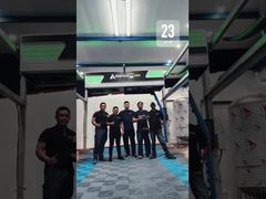 Technik Kolon zainstalował i uruchomił całkowicie bezdotykową myjnię samochodową na Filipinach!!