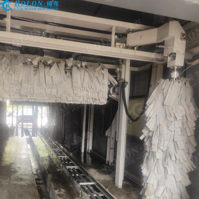 Kolon 13 Tunel szczotkowy Myjnia samochodowa łącząca detergent samochodowy i mycie szczotek w celu skutecznego czyszczenia powierzchni długość 19520 mm